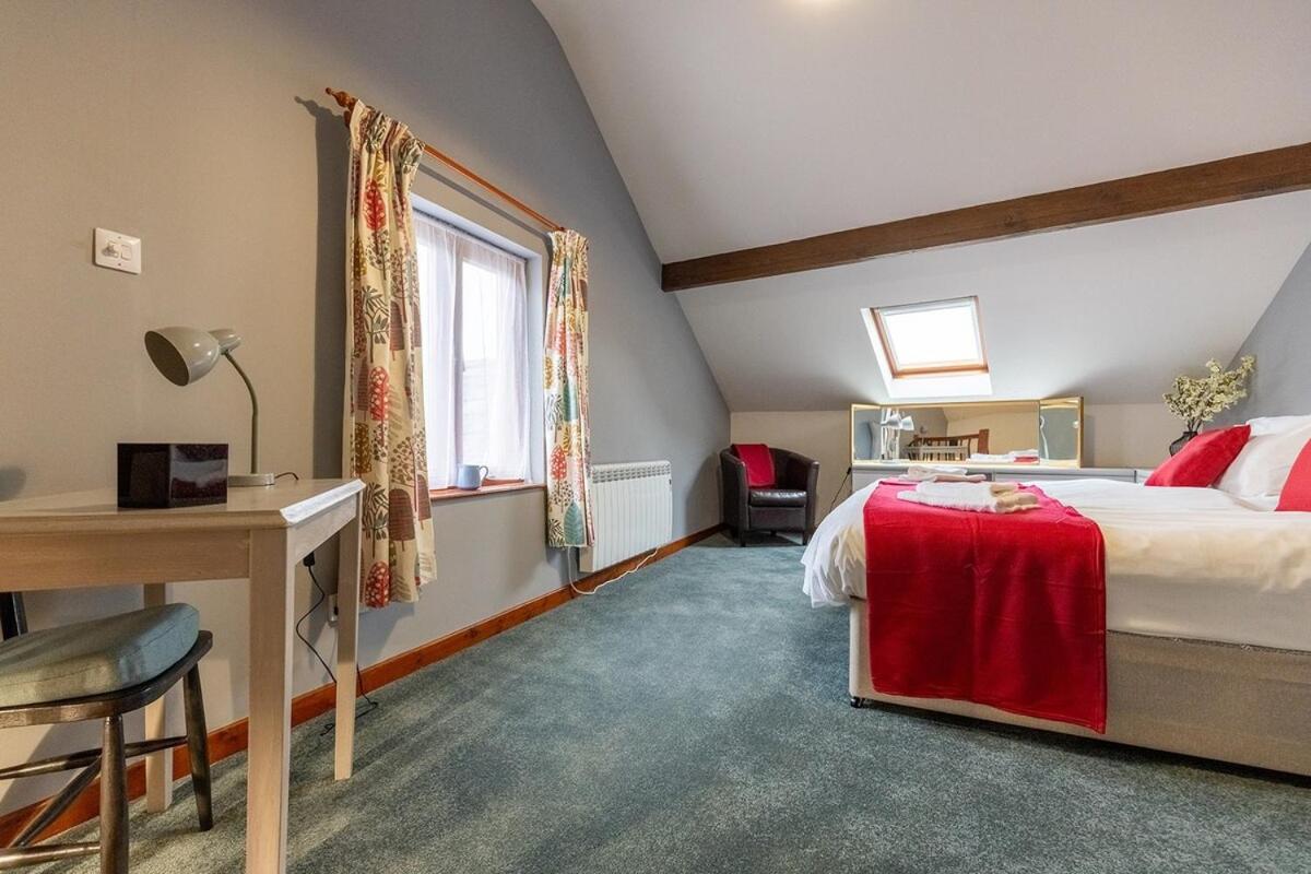 Katherines Court - Spacious Apartment With Rolling Hill Views Кендал Екстериор снимка