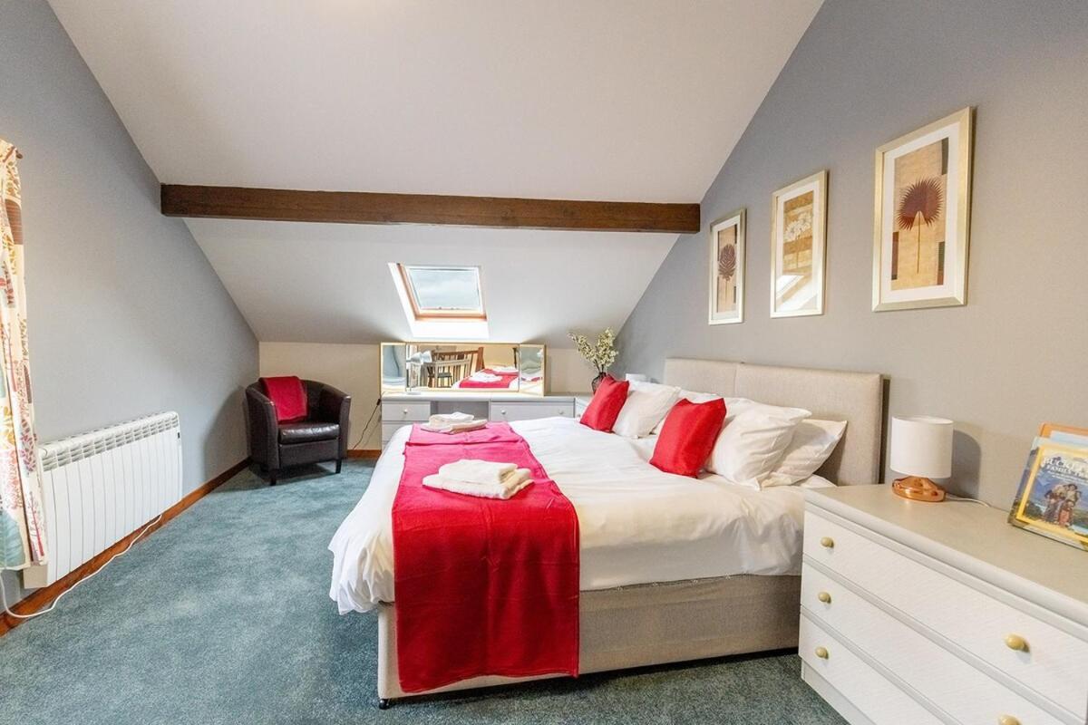 Katherines Court - Spacious Apartment With Rolling Hill Views Кендал Екстериор снимка